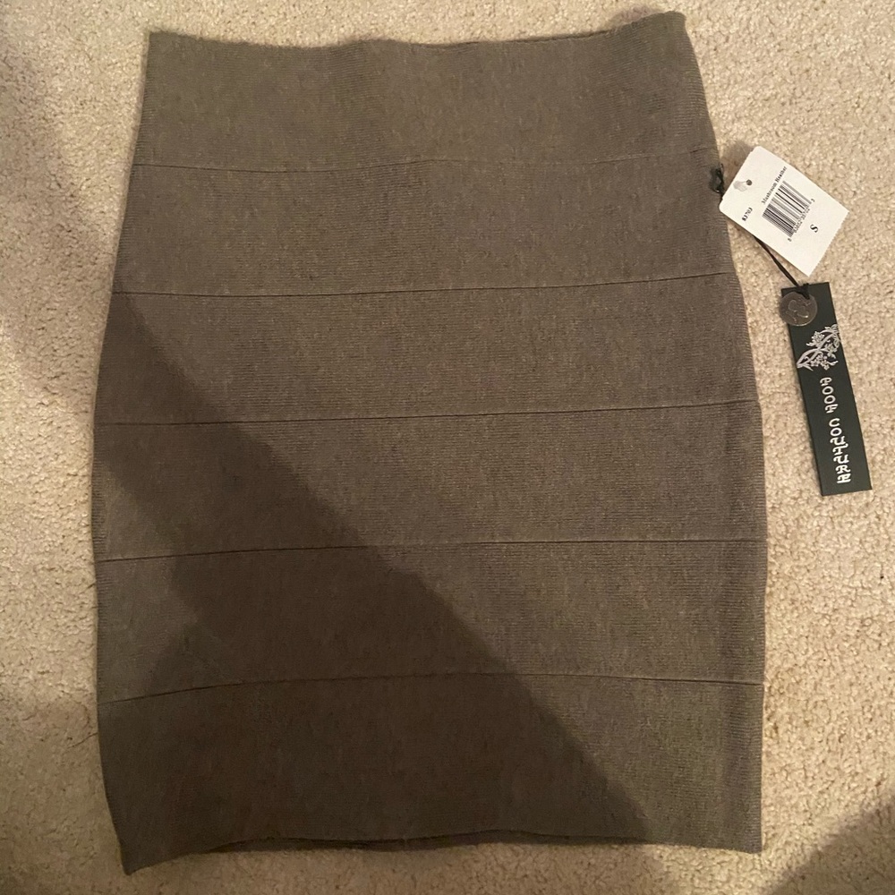 Skirt fitted